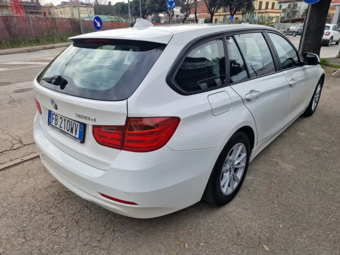 BMW 320d Touring Sport - immagine 4