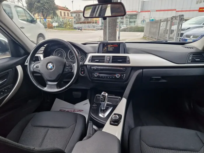 BMW 320d Touring Sport - immagine 6