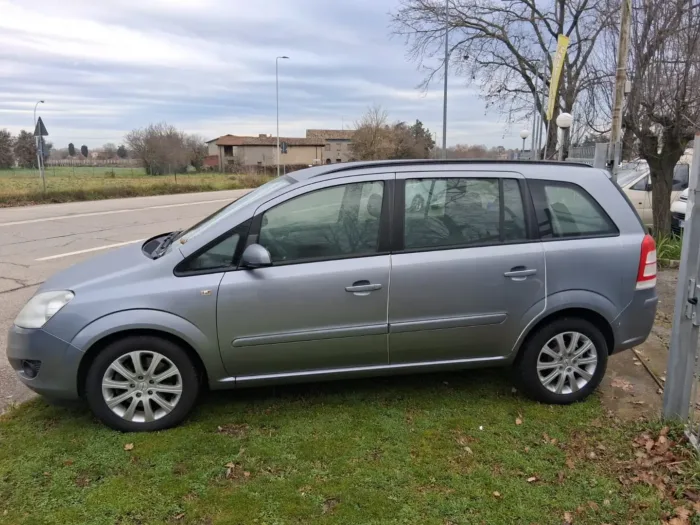 OPEL ZAFIRA 1.6 Cosmo ecoM 94cv - immagine 14