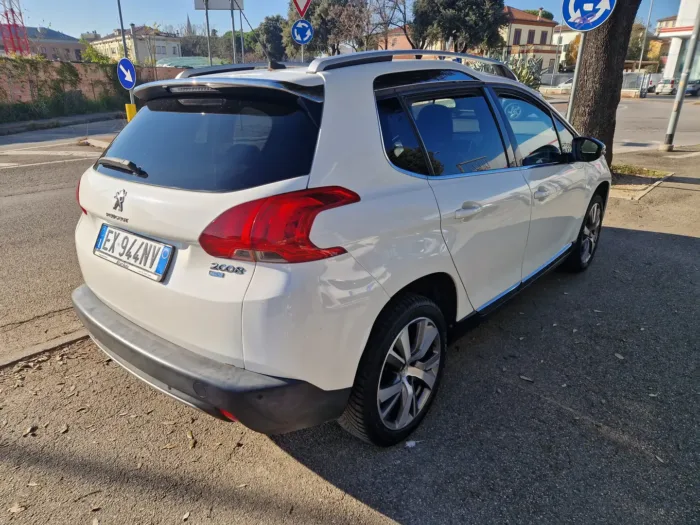 PEUGEOT 2008 1.6 HDI ALLURE - immagine 4