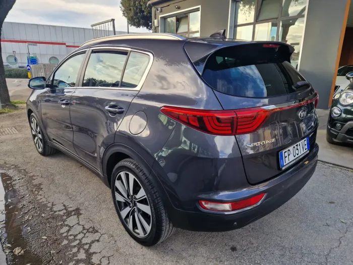 KIA SPORTAGE 1.7 crdi Eco Dynamic - immagine 4